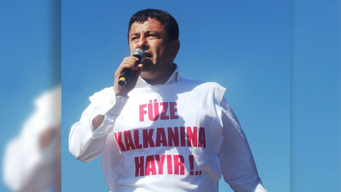 İsrail bir gün Filistin’e, bir gün İran’a saldırıyor.
İnsanları katlediyor, şehirleri yerle bir ediyor.

Kürecik, ABD’nin İsrail’i korumaya yönelik kurmuş olduğu füze kalkanıdır.
2011 yılından beri #Kürecik'te eylemler gerçekleştirdik.
Konuyu defalarca meclis gündemine taşıdık,