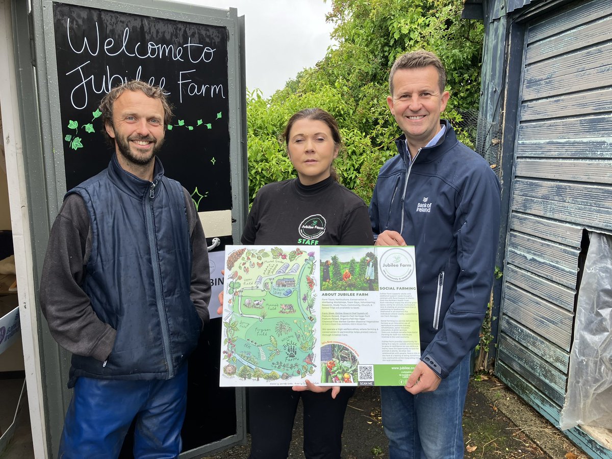 Will_Thompson7's tweet photo. Good to catch up with the team @jubilee_coop outside Larne, NI’s first community run farm!! 
Despite the rain it was great to see a steady flow of visitors as part of @BOIopenfarm 
Massive thanks to all involved for their support and effort 👏👏 https://t.co/6dbpDgnswg