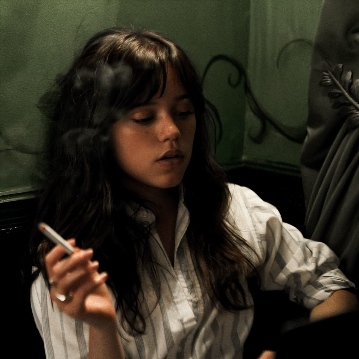 burningfromash's tweet photo. ⠀⠀
she puts her spirit in a nightcap
she always knows where the crowd's at
she puts her mouth round the cigarette ⠀⠀
⠀⠀                     ⠀⠀
                              ↳ anabella c. rivera⠀⠀ ⠀⠀
⠀⠀ https://t.co/gtHew3e1xx