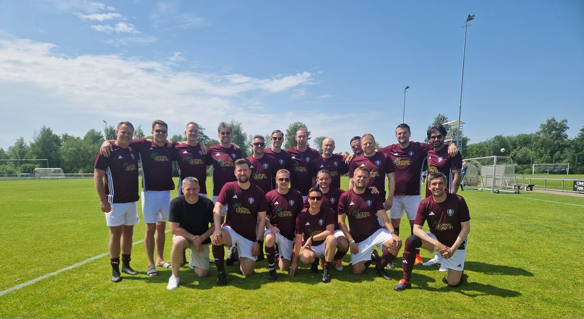 St Mary's Dragons are participating at Amsterdam Veterans today with two teams. 

VV Heerenveen are also hosting a mens 11 a side and Ladies 7 a side tournament today.

We thank Toernooi Voetbal and the host club for their co-operation in hosting our teams.