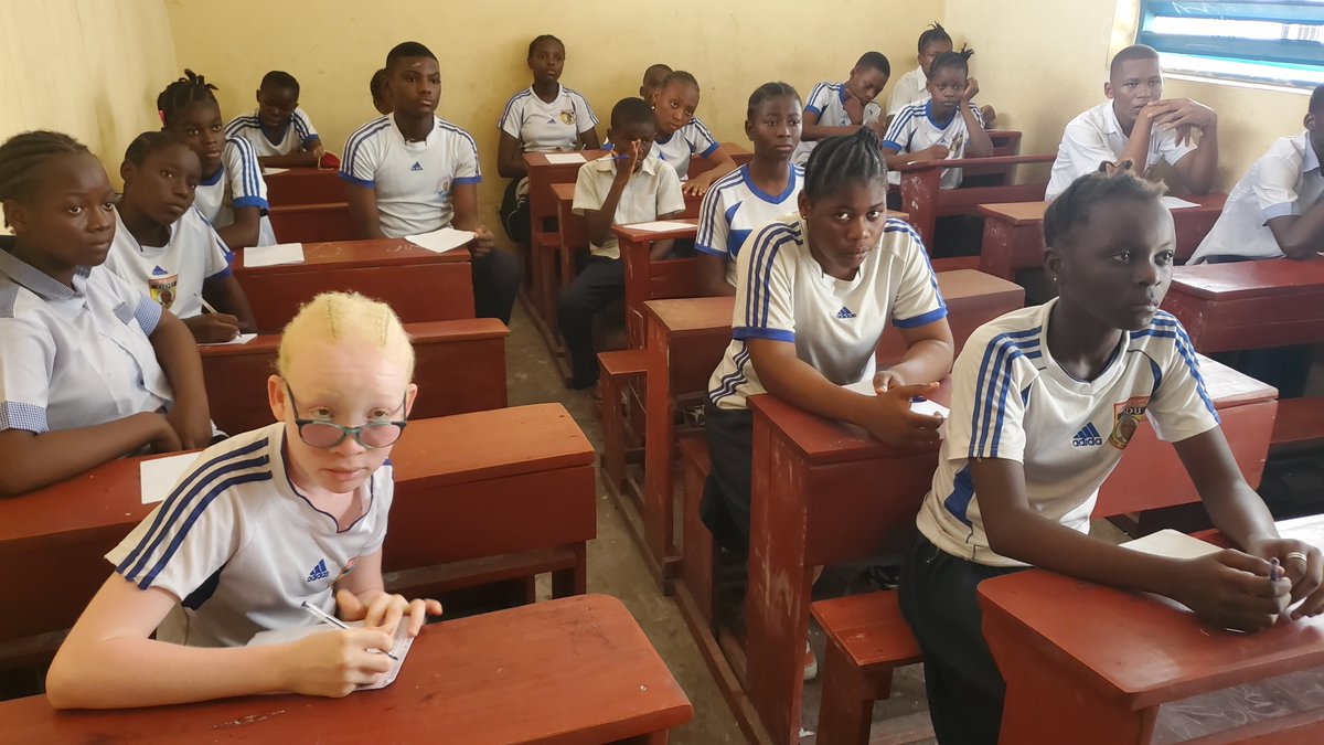 Forum des Femmes Citoyennes et Engagées GDD (@forumgdd) on Twitter photo 🔴Avec l'appui du projet #IGNITE🇨🇩: Apres examen ophtalmologique, nous avons octroyé des lunettes médicales à certaines filles albinos qui vont leur permettre d’améliorer leur vision afin de bien lire et d'écrire pour d'accroître leur chance de réussite scolaire
<a href="/AFD_France/">Agence Française de #Développement (AFD) 🇫🇷 🇪🇺</a> 🔴Avec l'appui du projet #IGNITE🇨🇩: Apres examen ophtalmologique, nous avons octroyé des lunettes médicales à certaines filles albinos qui vont leur permettre d’améliorer leur vision afin de bien lire et d'écrire pour d'accroître leur chance de réussite scolaire
<a href="/AFD_France/">Agence Française de #Développement (AFD) 🇫🇷 🇪🇺</a>