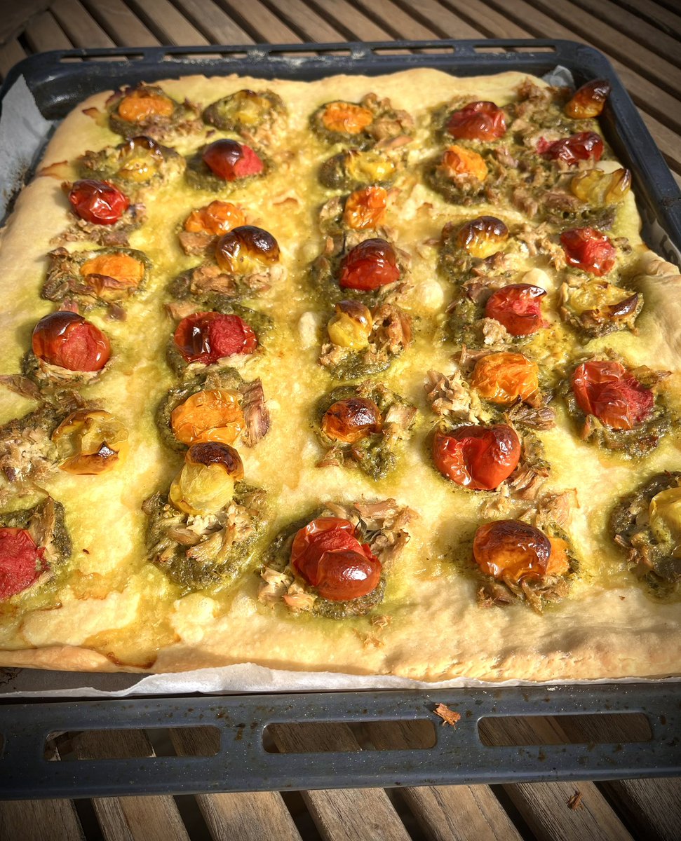chrisleautey's tweet image. #foccacia #pesto #thon et #tomatecerise pour un #aperitif entre #amis #regionssud #cooking #frenchcuisine #tradition #francais #cuisine #easycooking