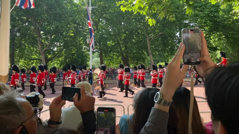 BrutusMaximusX's tweet photo. #TroopingTheColour v #TrumpParade 
🇬🇧 Final and uncontroversial proof 🇬🇧
Nobody does it better🇬🇧
Makes me feel sad for the rest🇬🇧
Nobody does it half as good as us🇬🇧
Britain, you're the best 🇬🇧 
🇺🇸They can’t even march properly Trumping The Color. https://t.co/AczRSp9mwF