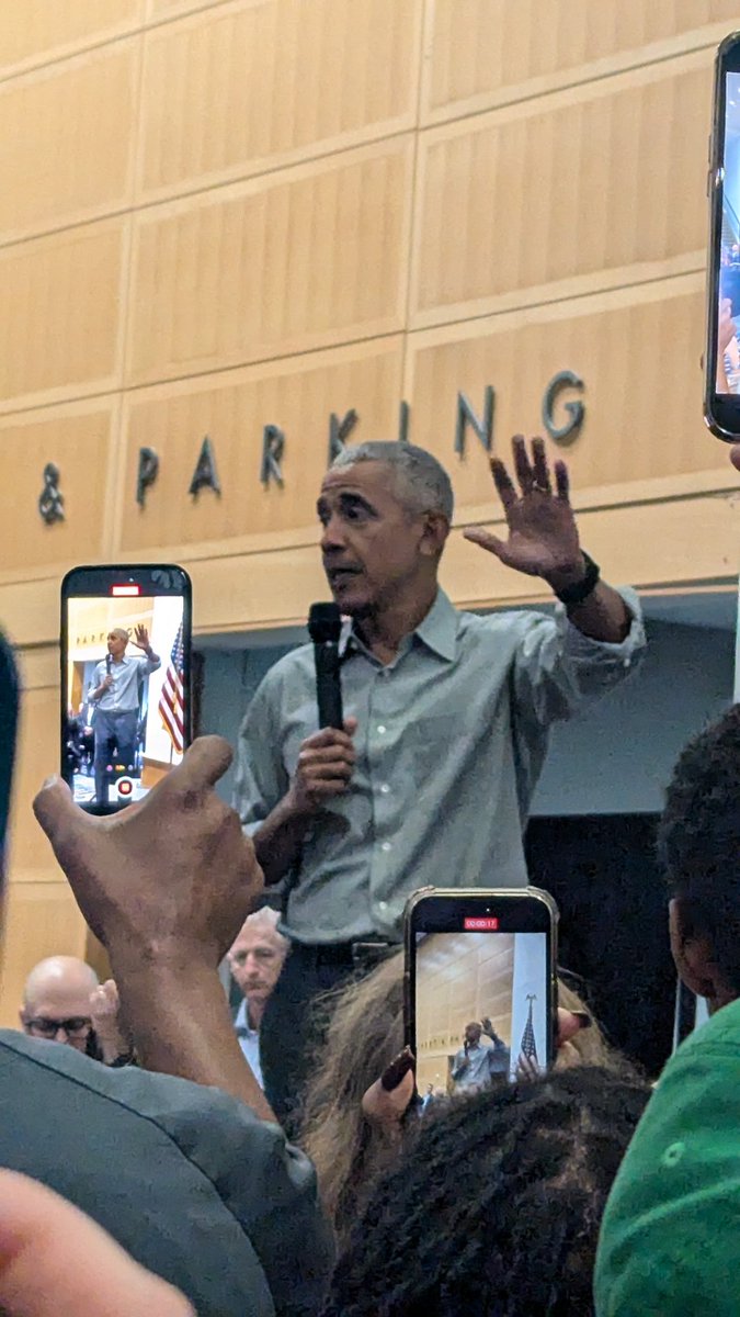 parisgold's tweet photo. Happy Obama Day! https://t.co/XHnyxvETbf