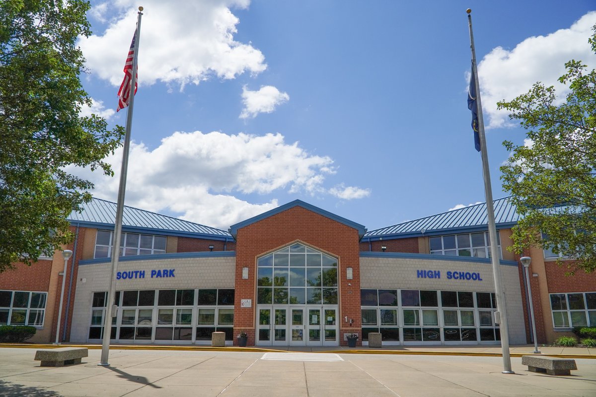 Happy Flag Day! The "Stars and Stripes" were first adopted by the Second Continental Congress 248 years ago, on June 14, 1777. #SPSoars