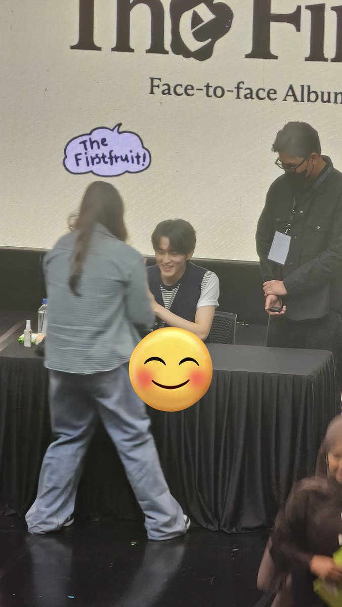 renjuntamin's tweet image. SENYUMNYAAAA GAK KUAAADDDD 🫠🫠🫠😭😭😍😍😍
#MARKLEE 
#FIRSTFRUIT