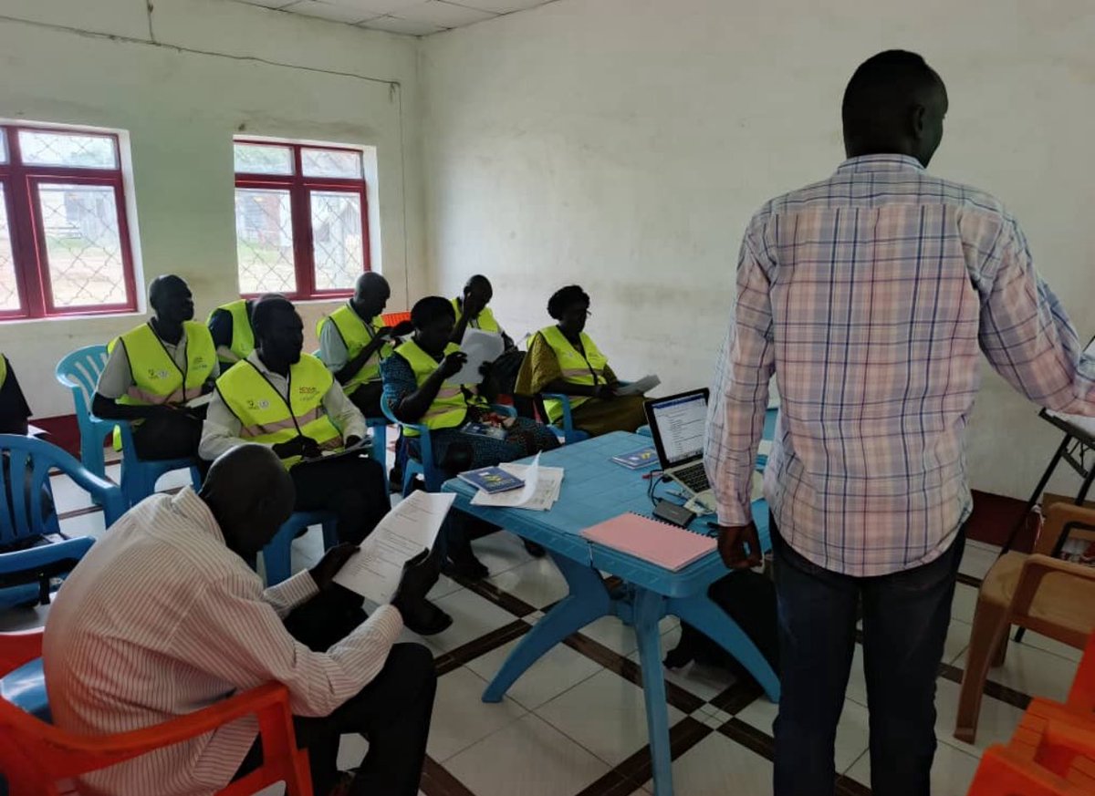 📷 Panyikang County!

Ongoing training for Vaccinators on immunization in practice (IIP). The training was officially opened by the Director for PHC. He applauded Panyikang County and ACRA for organizing the training to build the capacity of the Vaccinators.

The training ensures