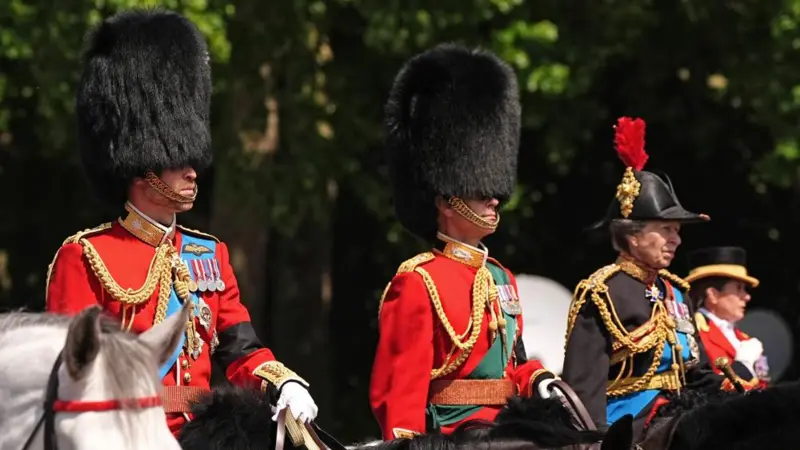 BrutusMaximusX's tweet photo. #TroopingTheColour v #TrumpParade 
🇬🇧 Final and uncontroversial proof 🇬🇧
Nobody does it better🇬🇧
Makes me feel sad for the rest🇬🇧
Nobody does it half as good as us🇬🇧
Britain, you're the best 🇬🇧 
🇺🇸They can’t even march properly Trumping The Color. https://t.co/AczRSp9mwF