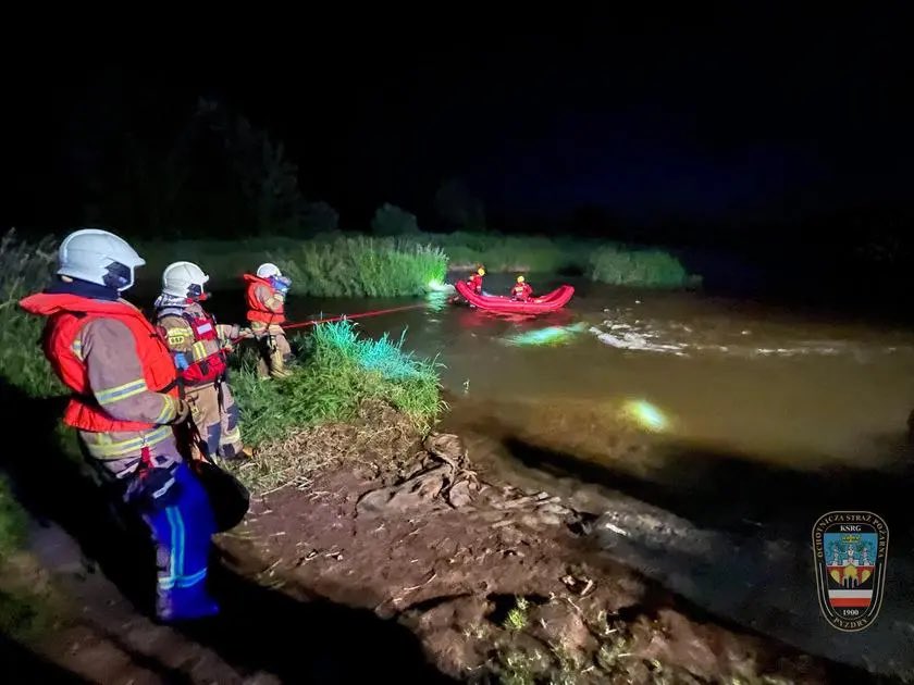 🌐 ᴛʜᴇᴘᴏʟᴀɴᴅɴᴇᴡs 🌐 tweet media