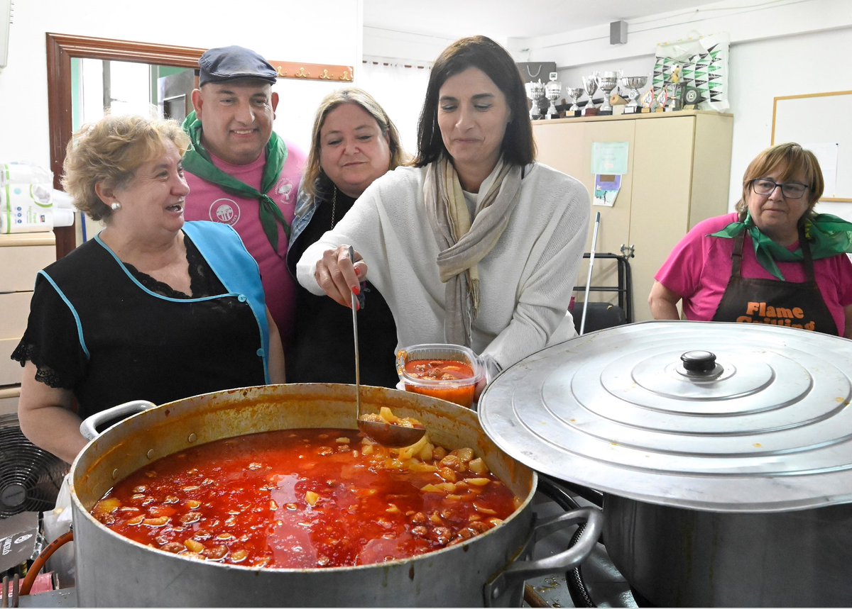 Un placer compartir la Fiesta del Vecino organizada por la Asociación La Encina-Los Ríos, con un ambiente formidable.🎊
Una jornada ideal para compartir vecindad, disfrutar de todo lo que nos une y seguir construyendo ciudad entre todos 🙌