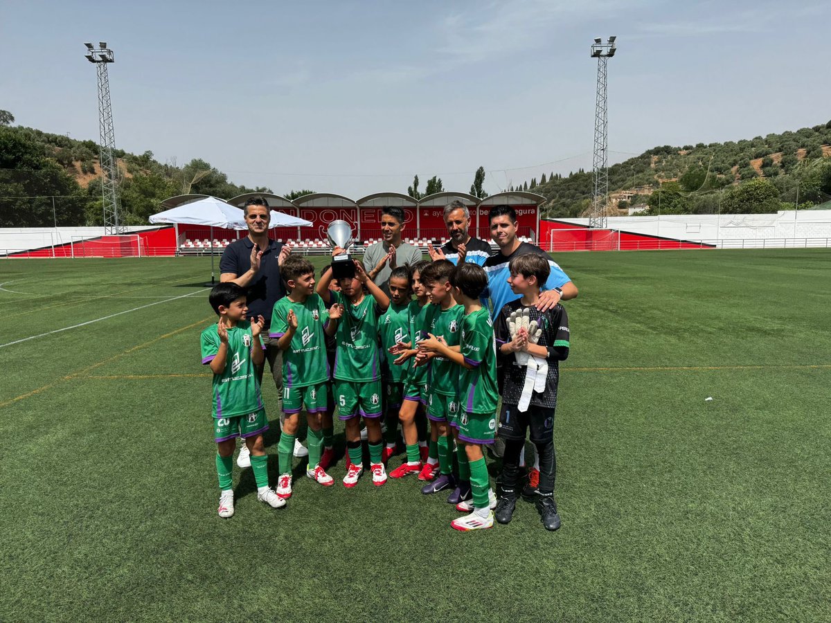 Diputación de Jaén (@dipujaen) on Twitter photo 🗣️ <a href="/AfricaColomo/">Africa Colomo</a> y <a href="/LuisCarmonaRuiz/">Luis Carmona</a> asisten a las finales de la Copa Diputación de Fútbol y Fútbol Sala
#BeasDeSegura
#Orcera
#PuenteDeGénave
#CortijosNuevos 🗣️ <a href="/AfricaColomo/">Africa Colomo</a> y <a href="/LuisCarmonaRuiz/">Luis Carmona</a> asisten a las finales de la Copa Diputación de Fútbol y Fútbol Sala
#BeasDeSegura
#Orcera
#PuenteDeGénave
#CortijosNuevos