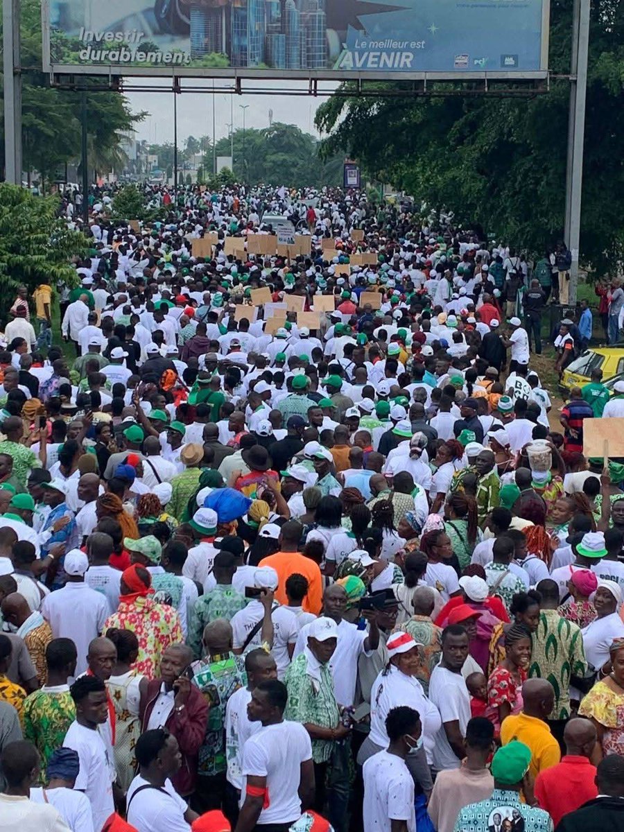 hamedribahfofan's tweet photo. #CIV225 
We love🇨🇮
Mobilisation exceptionnelle du #PDCIRDA ce 14 juin 2025 !
Sous la pluie, +20.000 personnes pour dire :

✅ Oui à une élection apaisée et inclusive
🗳️ Oui à l'inscription de Thiam, Gbagbo, Soro, Blé Goudé !

Tous ensemble !
#PDCIRDA #ÇaSuffit #Démocratie https://t.co/mjyx6PSIay