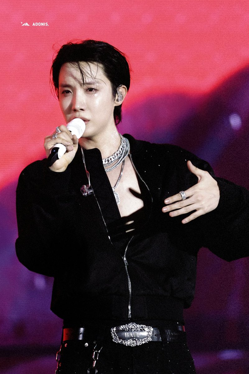 사람을에게 행복을 전해주는 호석이.. 호석이도 꼭 계속 행복했으면 좋겠어

#jhope_TOUR #제이홉 #정호석 #JHope
#BTS #방탄소년단 <a href="/BTS_twt/">방탄소년단</a>