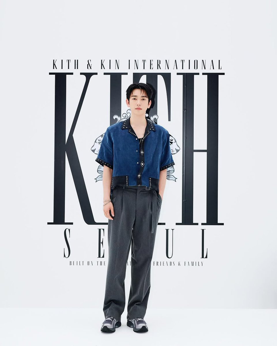 JINYOUNG_IG's tweet photo. 〔 IG POST 〕
" #kithseoul #키스서울 @.with "
🗓 2025-06-14
- - - - - - - - - - - - - - - - - - - - - - - - - - - - - -
#Jinyoung #Parkjinyoung #진영 #박진영 @JINYOUNG 🍑 https://t.co/r7FsuZELmg