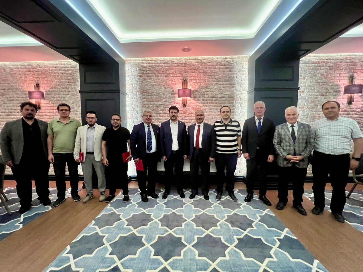 Serdivan Kaymakamlığı himayelerinde Serdivan İlçe Milli Eğitim Müdürlüğü’nün düzenlediği “Kariyer Günleri” söyleşilerinde birçok lisede öğrencilerimizle bir araya gelmiştik.

Serdivan Kaymakamımız Ali Candan, bir organizasyon tertipleyerek katkılarımız için bizlere teşekkür etti.