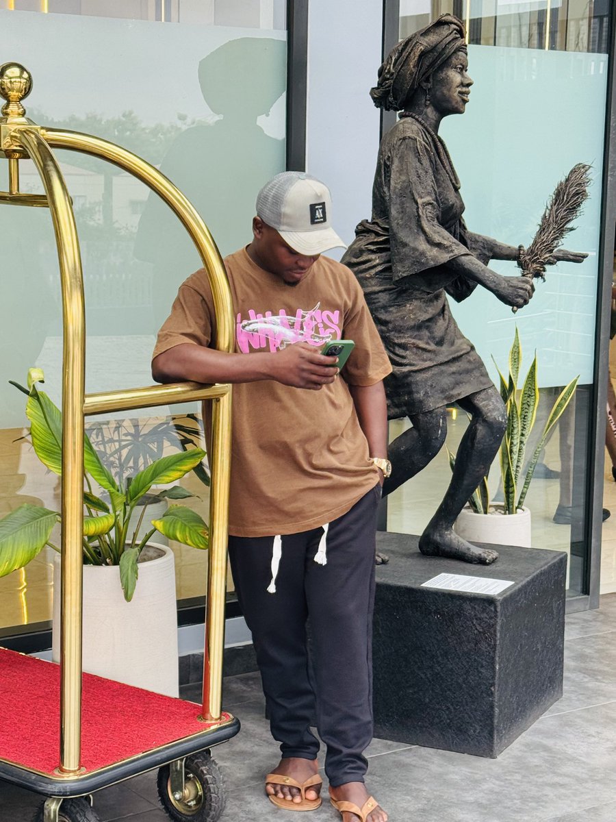 Constantly putting beautiful smiles on our customers faces 👕 🐋