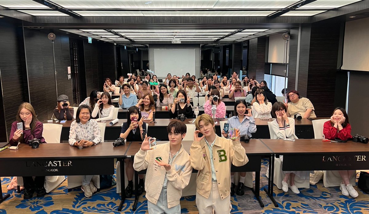 DomundiTV's tweet image. ขอขอบคุณ @NewtaminsTH ที่ให้เกียรติ “ตี๋ตี๋” @twnpich และ “ป๋อ” @porsuppakarn ได้มาร่วมกิจกรรมสนุก ๆ ในวันนี้นะคะ 🥰

ขอขอบคุณแฟน ๆ ทุกคนที่มาเจอกัน รวมถึงแฟนๆ ที่ส่งกำลังใจมาให้ทั้งสองคนด้วยนะคะ 🫶🏻✨️

#NewtaminsxTeeteePor