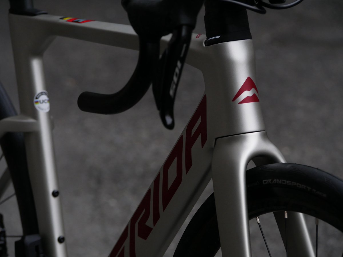 kanzakisenri's tweet image. MERIDA REACTO 6000 2025年モデル
マットチタン、とても綺麗なカラーです。
下記ホームページに写真を沢山掲載しておりますので、
よろしければ覗いてみてください(&apos;ω&apos;)
HP→cskanzaki.com/products/detai…
#MERIDA #REACTO #リアクト