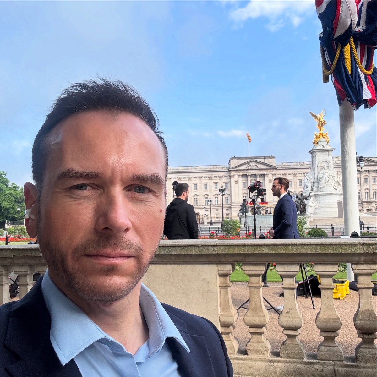 Good morning from the palace! I’ll be joining GB News @gbnews from 10am as we watch and discuss His Majesty The King’s Birthday Parade. Tune in for all the pomp, pageantry, and royal insight. 🇬🇧👑

KingsBirthdayParade #TroopingTheColour #GBNews #RoyalCommentary #RoyalButler