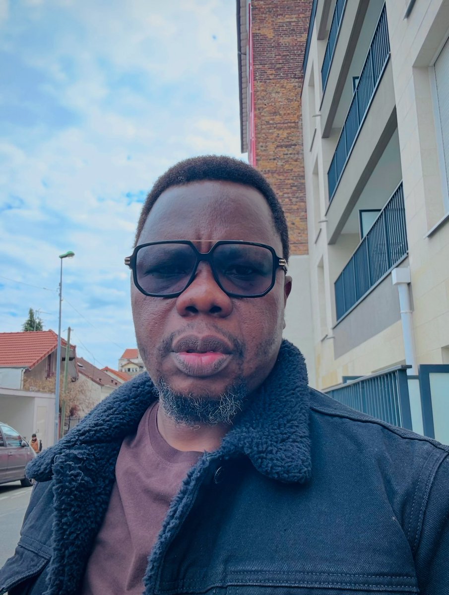 Dende Lexxus Legal (@dendelexxus) on Twitter photo À force de fermer les yeux, vous finirez par découvrir l’aveugle que vous êtes devenu…
L’incapacité des dirigeants à différer les plaisirs immédiats est, naturellement, la pire catastrophe artificielle qui frappe notre pays. 
Avançons À force de fermer les yeux, vous finirez par découvrir l’aveugle que vous êtes devenu…
L’incapacité des dirigeants à différer les plaisirs immédiats est, naturellement, la pire catastrophe artificielle qui frappe notre pays. 
Avançons