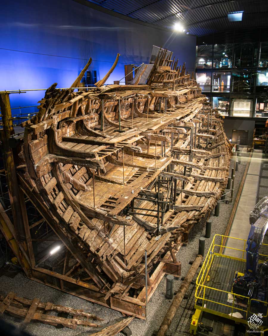 Half a ship, but a whole world of Tudor life! #ShipPicSaturday

From heavy artillery and anchors to nit combs and tankards, the Mary Rose tells more stories than you might think.

maryrose.org/Visit