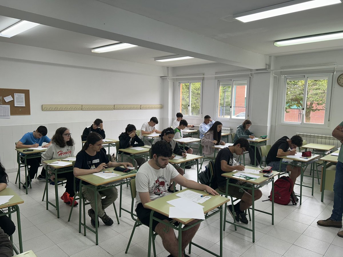 socylemsalamanca (@socylemsalaman1) on Twitter photo #XXXIIORM25 Comienza lo importante. Seguro que trabajan bien y disfrutan resolviendo los problemas propuestos por nuestros compañeros de Palencia. <a href="/educacyl/">Educación JCyL</a> <a href="/Socylem_cyl/">@socylem_cyl</a> <a href="/socylemBurgos/">SOCYLEM BURGOS</a> <a href="/SocylemPalencia/">Socylem Palencia</a> <a href="/socylemsalaman1/">socylemsalamanca</a> <a href="/socylemsoria/">SocylemSoria</a> <a href="/socylemva/">Socylem Valladolid</a> #XXXIIORM25 Comienza lo importante. Seguro que trabajan bien y disfrutan resolviendo los problemas propuestos por nuestros compañeros de Palencia. <a href="/educacyl/">Educación JCyL</a> <a href="/Socylem_cyl/">@socylem_cyl</a> <a href="/socylemBurgos/">SOCYLEM BURGOS</a> <a href="/SocylemPalencia/">Socylem Palencia</a> <a href="/socylemsalaman1/">socylemsalamanca</a> <a href="/socylemsoria/">SocylemSoria</a> <a href="/socylemva/">Socylem Valladolid</a>
