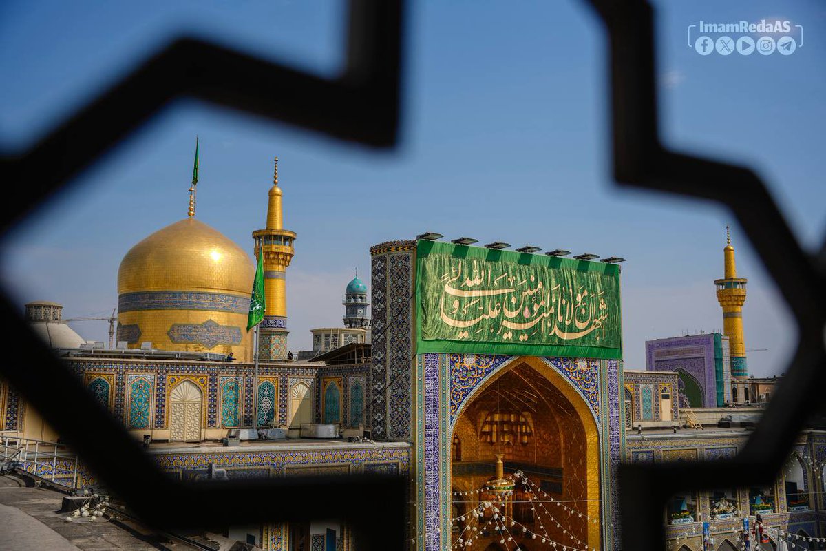 Mahdiiyaarr's tweet photo. أمرٌ سماوي، نصب المنبر وارتقى النوران، شقّ نورهما عنان السماء، قُرض الشعر، ضحك النهر، اليوم عيد، بتمام النعمة وكمال الدين ورضا الرب ...
#يا_علي
#الولاية
#الله_مولانا https://t.co/vcuTegFhVn