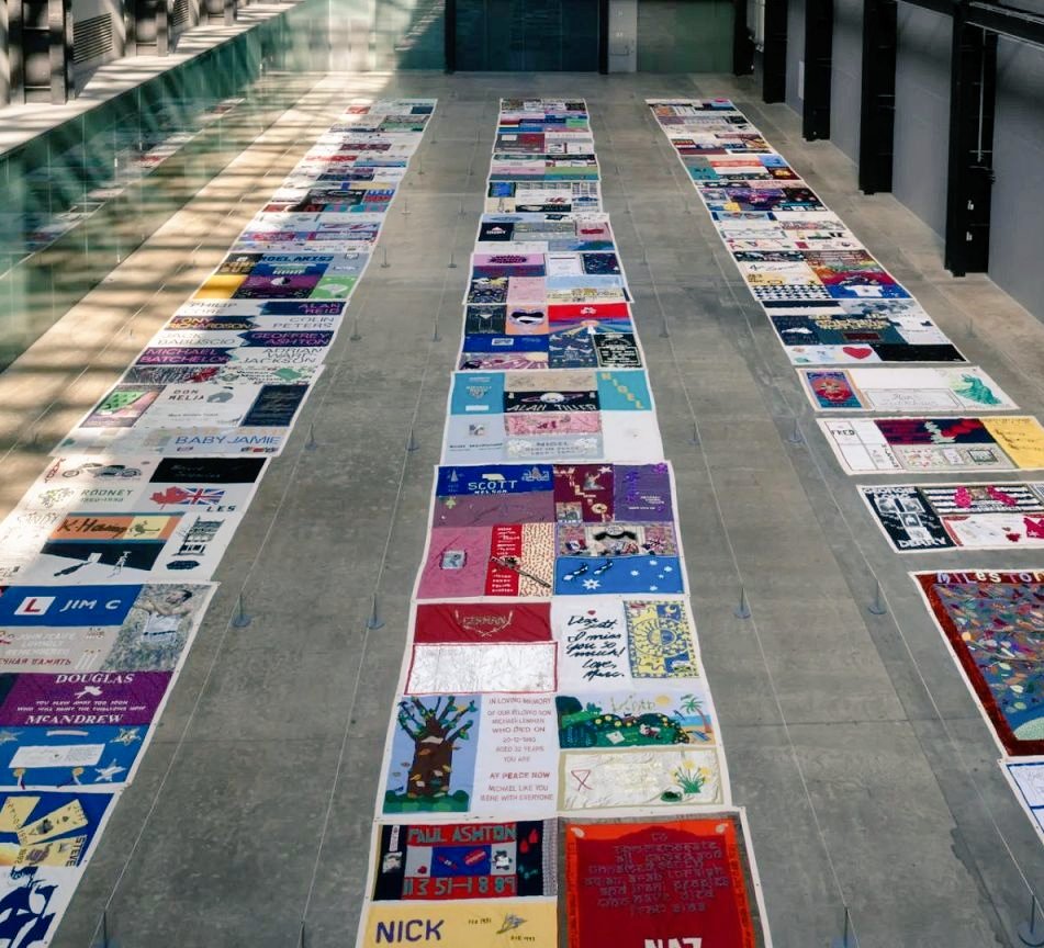 womensart1's tweet image. The AIDS Memorial Quilt, memorial to celebrate the lives of people who died of AIDS-related causes. Created by/cared for by many, but especially &quot;Mother of the Quilt&quot; Gert McMullin. The largest piece of community folk art in the world, now on show at @Tate Modern #GoSeeArt !