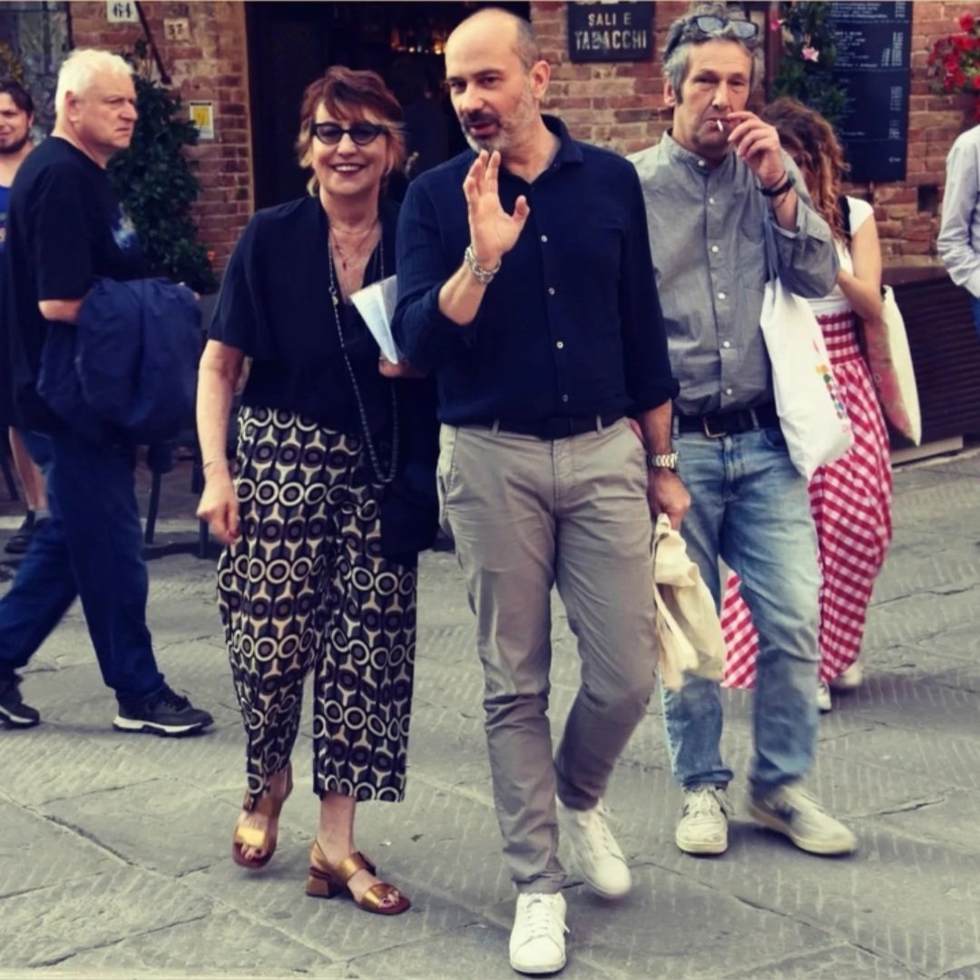 "Sere' guarda laggiù: c'era la luna" (con Serena Dandini all'Emporio Letterario di Pienza) <a href="/SerenaDandini/">Serena Dandini</a> <a href="/Einaudieditore/">Einaudi editore</a> <a href="/CittaPienza/">Comune della Città di Pienza</a> #serenadandini #pienza #libri #festival