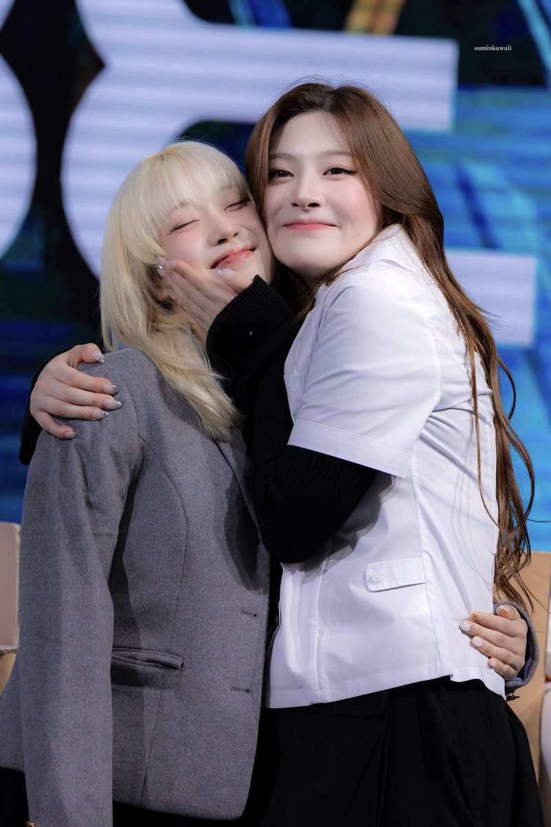 생일 축하해🦊🎂

#HappySeeunDay 
#햇살가득한_세은이의_여름
#Princess_Seeun_Day
#스테이씨 #STAYC #세은 #SEEUN