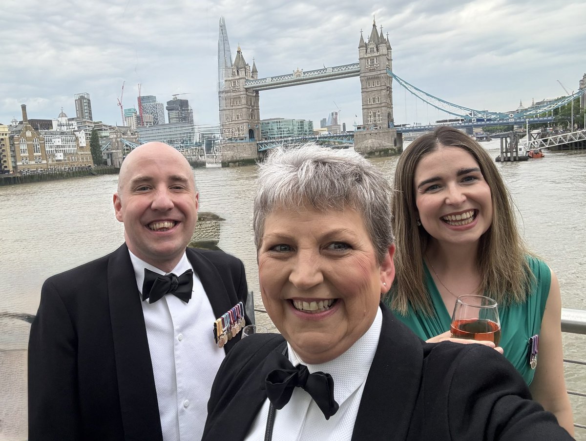 ecg1510's tweet image. Awesome night for an awesome person @doctorwibble Kate Prior a true Legend and keep in touch. 🥂🍾