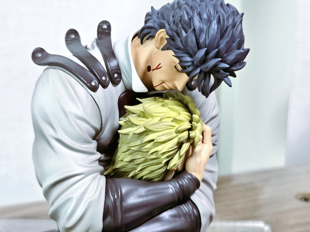 으아아아앙
성물을....사버렸다...