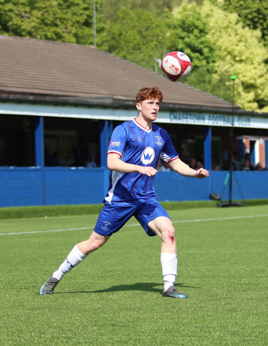 nutmegimages174's tweet image. Chasetown Reserves vs Solihull Academy U23s (10/5/25)
MFL Challenge Trophy semi-final