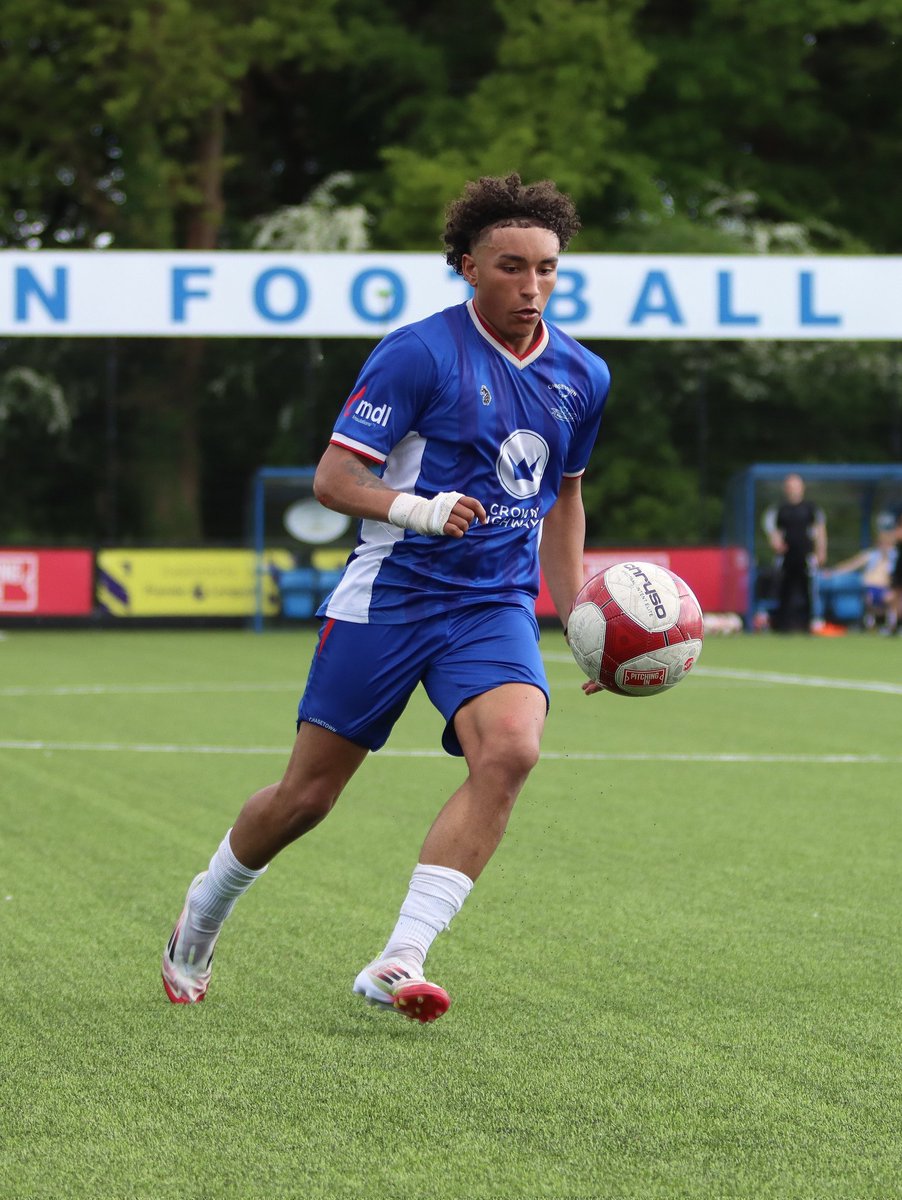 nutmegimages174's tweet image. Chasetown Reserves vs Solihull Academy U23s (10/5/25)
MFL Challenge Trophy semi-final