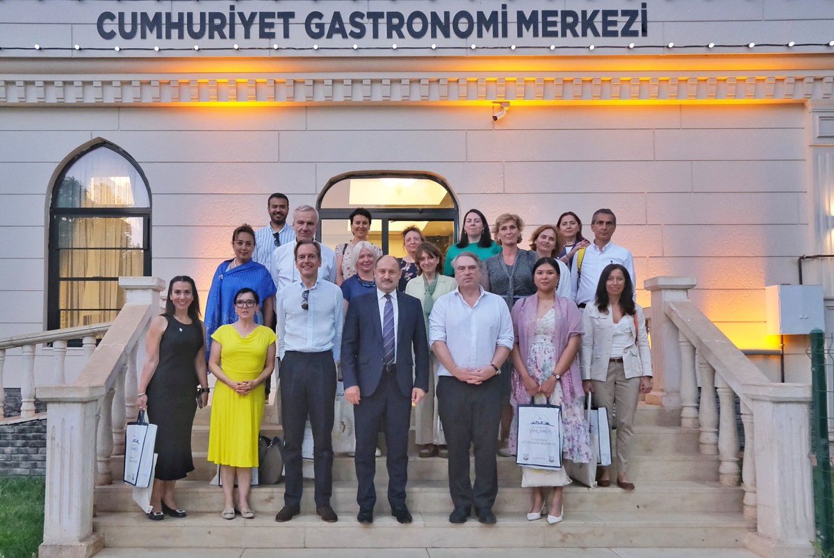 AB Türkiye Delegasyonu🇪🇺EU Delegation to Türkiye (@eudelegationtur) on Twitter photo The first day ended with a working dinner hosted by Mayor Gülpınar.
We sincerely thank <a href="/sanliurfabld/">Şanlıurfa Büyükşehir 🇹🇷</a> Mayor Mehmet Kasım Gülpınar for his warm hospitality and invaluable support throughout our visit.
🇪🇺🇹🇷 The first day ended with a working dinner hosted by Mayor Gülpınar.
We sincerely thank <a href="/sanliurfabld/">Şanlıurfa Büyükşehir 🇹🇷</a> Mayor Mehmet Kasım Gülpınar for his warm hospitality and invaluable support throughout our visit.
🇪🇺🇹🇷