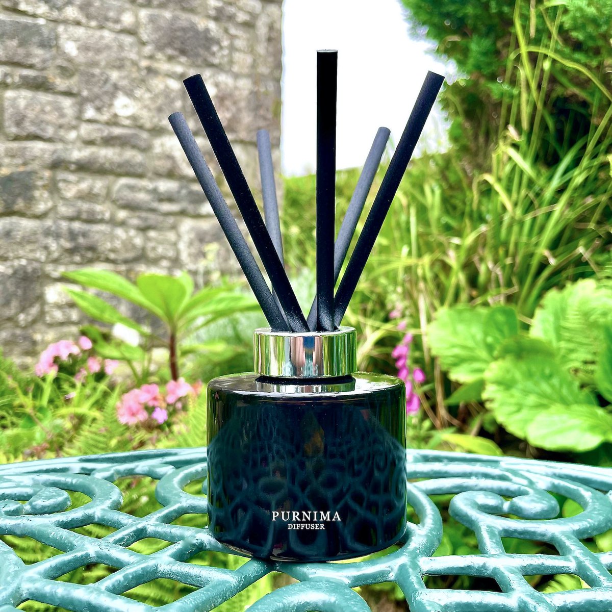 With its cedarwood and resinous Peru balsam blending with a deliciously textural plum note, and the spectacular addition of iris and cinnamon, the AMBAR DIFFUSER from PURNIMA FRAGRANCES throws out an intoxicating scent. Read my review at bit.ly/PurnimaFragran…