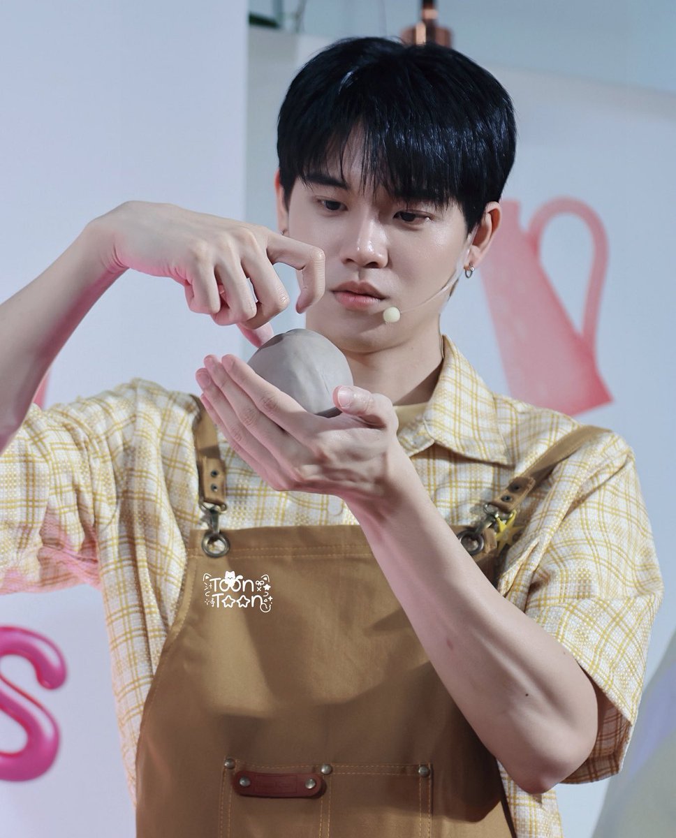 _iixixvins's tweet photo. พอผมเริ่มยาว ก็กลับมาหัวกลมบ้อกเหมือนเมื่อก่อนแนะะะะ 😭✨🫳🏻 https://t.co/v216kcm9RQ