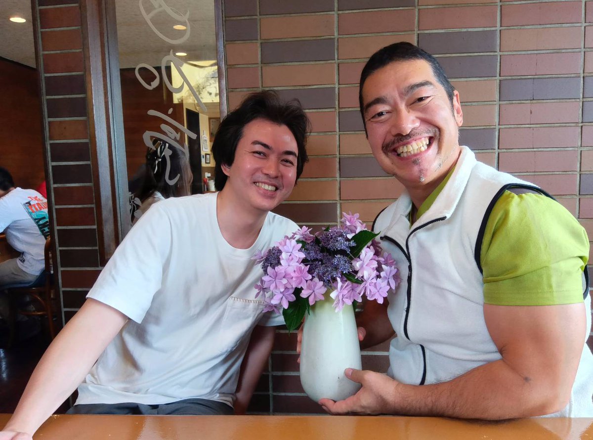 地方都市で歯科診療のバイトをしています。

勤務先でかつての教え子と10数年ぶりの再会を果たし、お互いの人生を振り返る感慨深いひと時を過ごしました。

もちろん、まだまだ若い教え子に負けるワケにはいきません。アラカンの星になりたいです。

#pr666