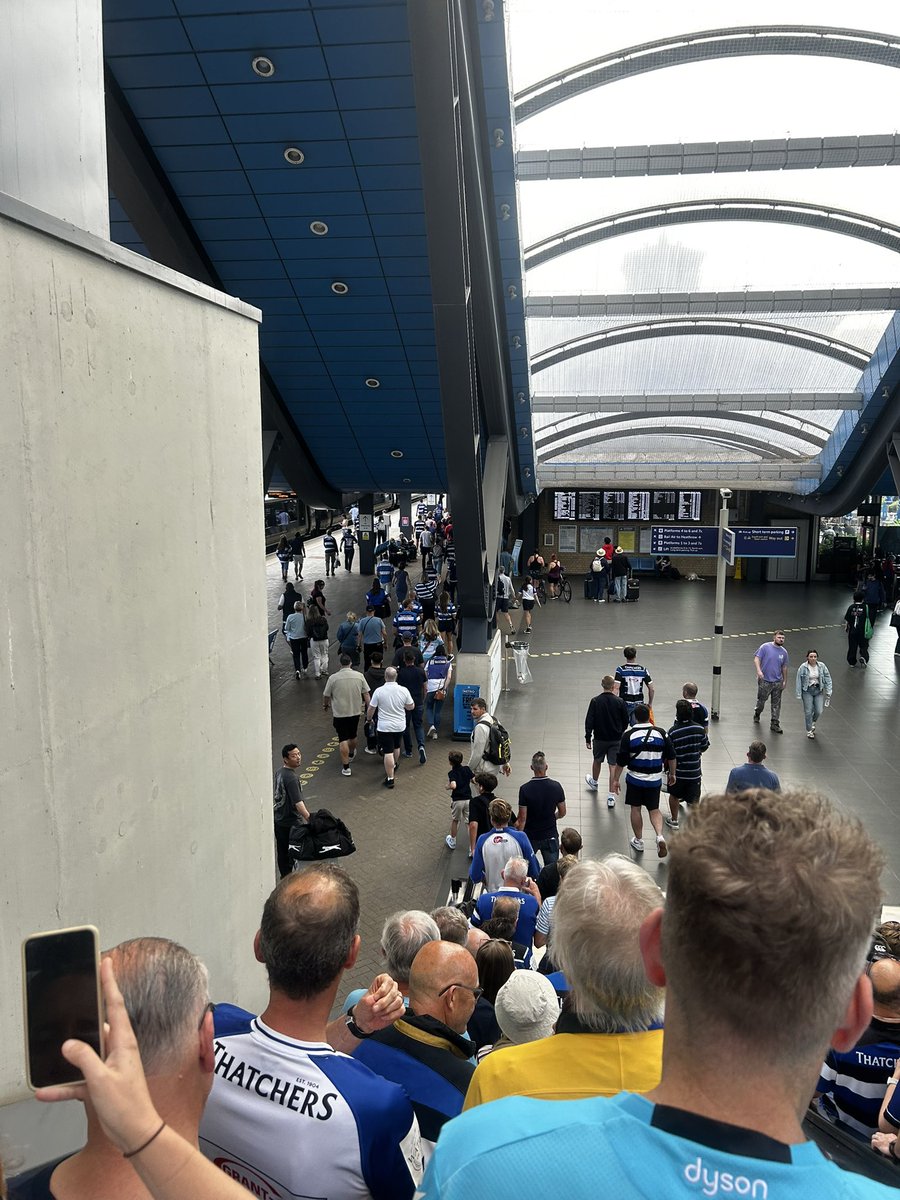 En route to Twickers-COME ON YOU BATH! 💙🖤🤍