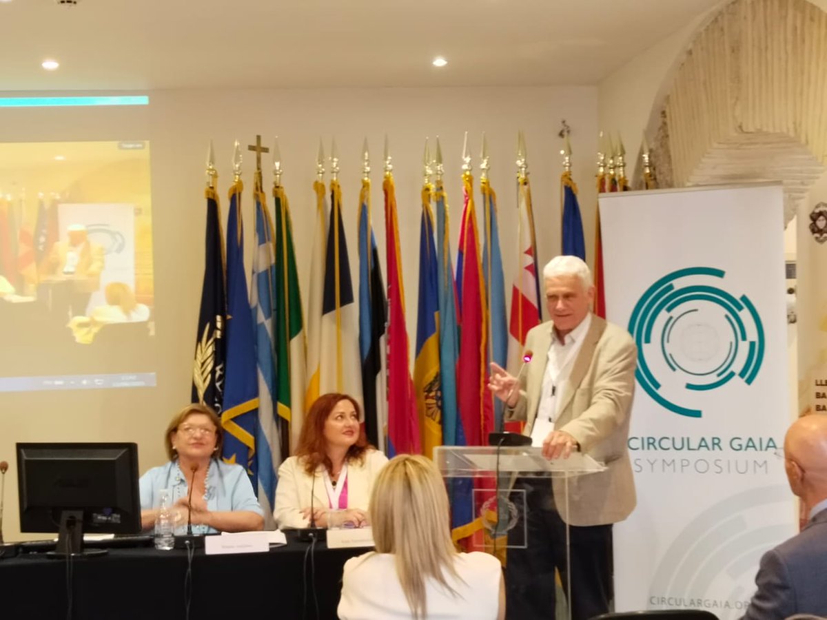 Μια σημαντική συνάντηση για το μέλλον της κυκλικής οικονομίας στην Ελλάδα διοργανώθηκε από τον Ευρωπαϊκό Οργανισμό Δημοσίου Δικαίου (EPLO) στα πλαίσια της Ευρωπαϊκής Πράσινης Εβδομάδας.
Δείτε όλη την ανακοίνωση και τις δηλώσεις του Γιάννη Τσιρώνη facebook.com/photo/?fbid=11…