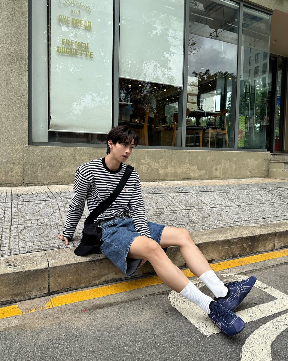 _CONG_twt's tweet photo. Caught the rain
Caught the vibe π
#CONGB #OnitsukaTiger #SCLAW https://t.co/63lcWlcEQB