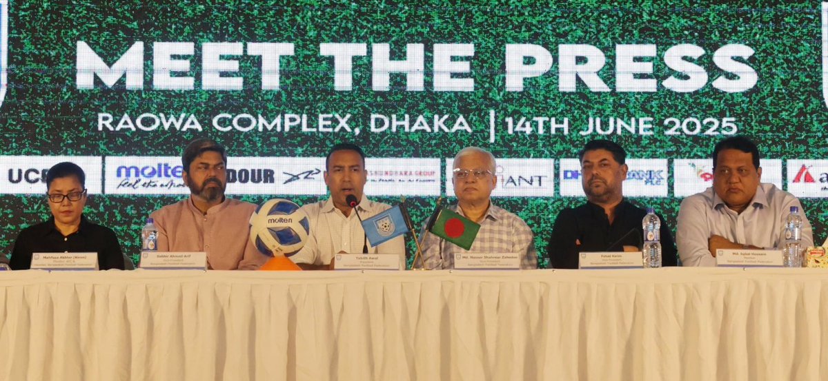 MEET THE PRESS-এ উপস্থিত বাংলাদেশ ফুটবল ফেডারেশনের (বাফুফে) সভাপতি তাবিথ মোহাম্মদ আউয়াল, সহ-সভাপতি নাসের শাহরিয়ার জাহেদী এবং অন্যান্য কার্যনির্বাহী কমিটির সদস্যবৃন্দ।

#Bangladesh #football #bff #BangladeshFootballFederation