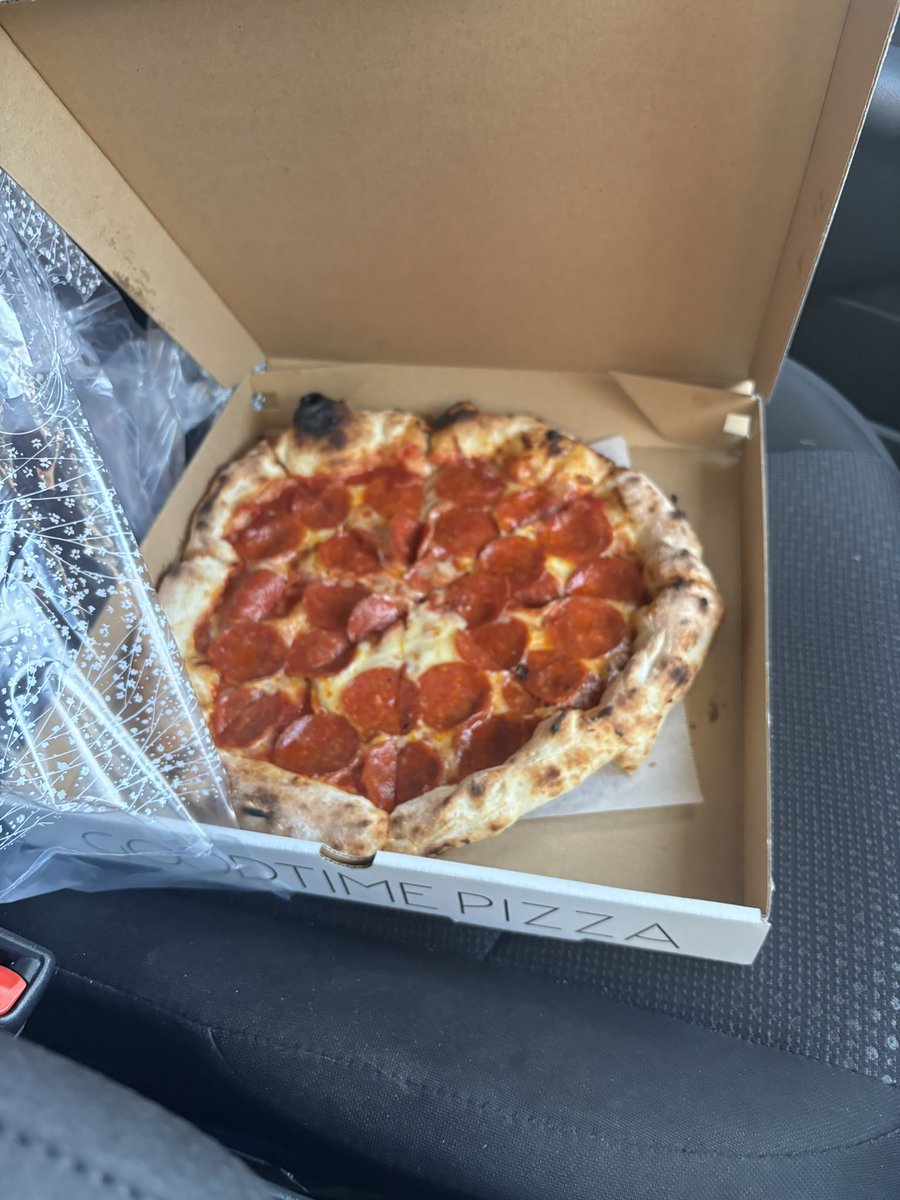 車の中でいただきマース😋