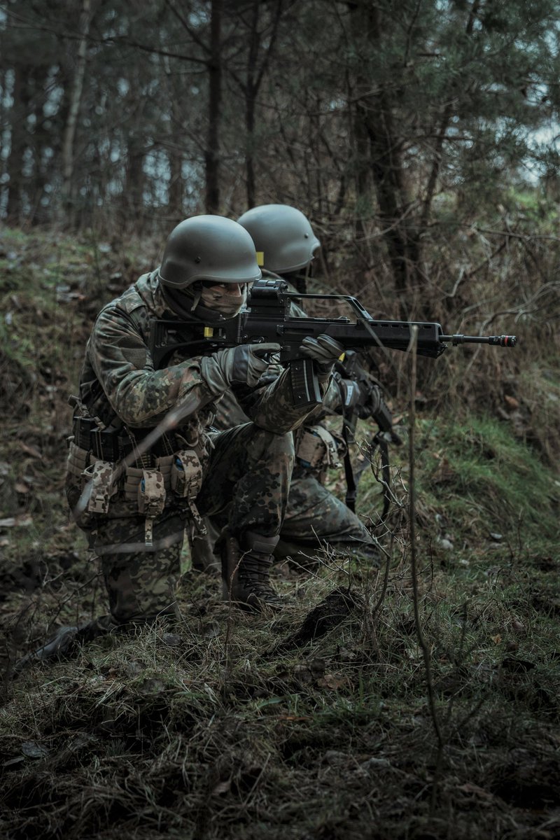 STC_EUMAM_UA's tweet image. Eyes forward, target clear. Ukrainian soldiers train side by side, building strength, focus and trust. Through #EUMAM_UA, they grow into leaders ready to protect their homeland. Courage isnโt loud. Itโs steady, disciplined and never alone. ๐บ๐ฆ We #StandWithUkraine