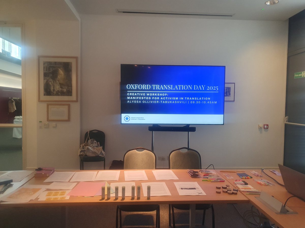 AlyssaOllivierT's tweet image. This #OxfordTranslationDay we're getting creative! In this workshop, participants are making manifestos about activist translation, declaring their intent as translators and readers! @OxfordCCT