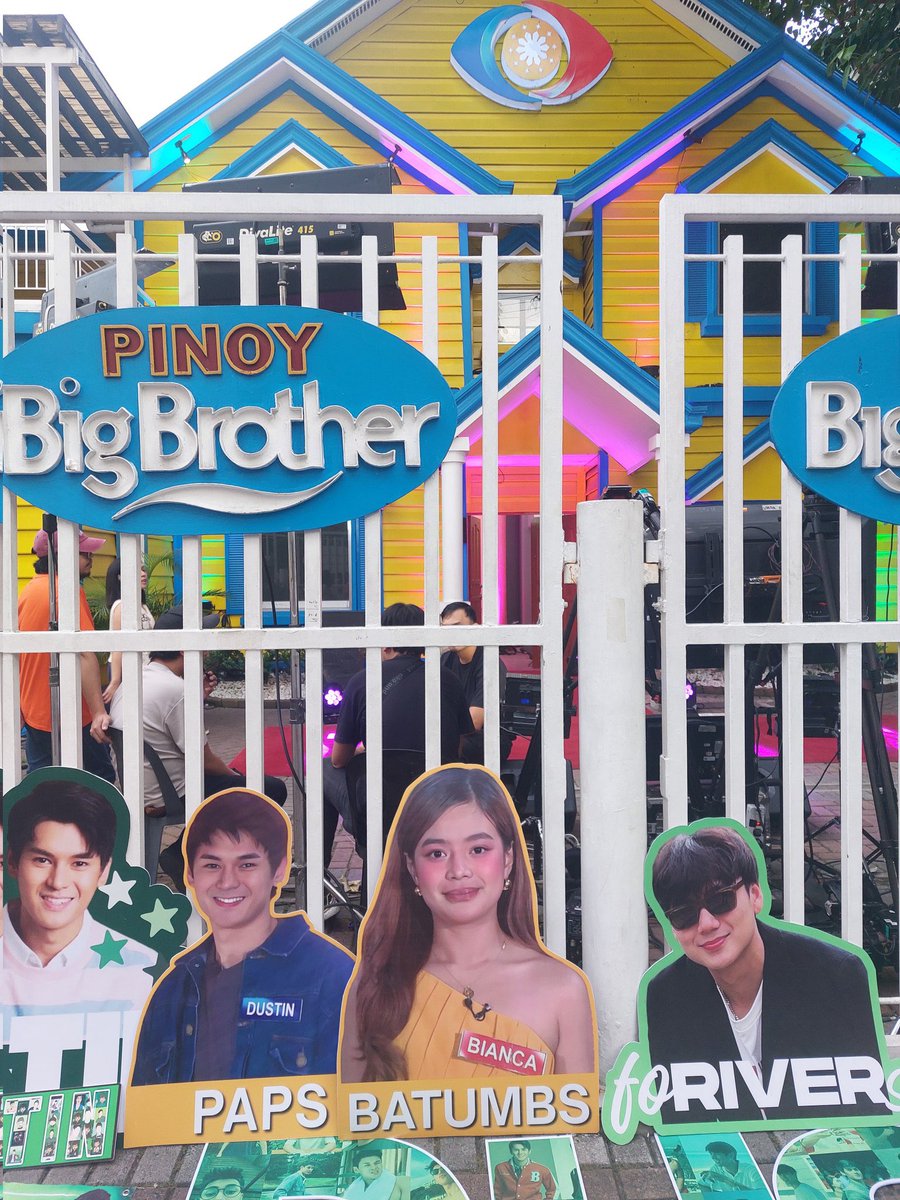 xoxoayri's tweet photo. manifesting safe sa eviction itong tatlo

DUSBI SAFE TONIGHT 
DUSBI SAFE TONIGHT https://t.co/WznZOZx99n