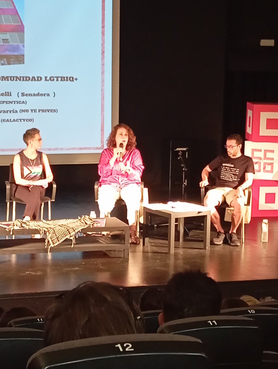 NuriaSnchez2's tweet image. "Tenemos dos frentes abiertos, luchar porque no nos retiren nuestros derechos, y también mostrar al mundo las políticas déspotas que se están realizando a nivel internacional y que pretenden desmantelar los servicios públicos y los derechos sociales"