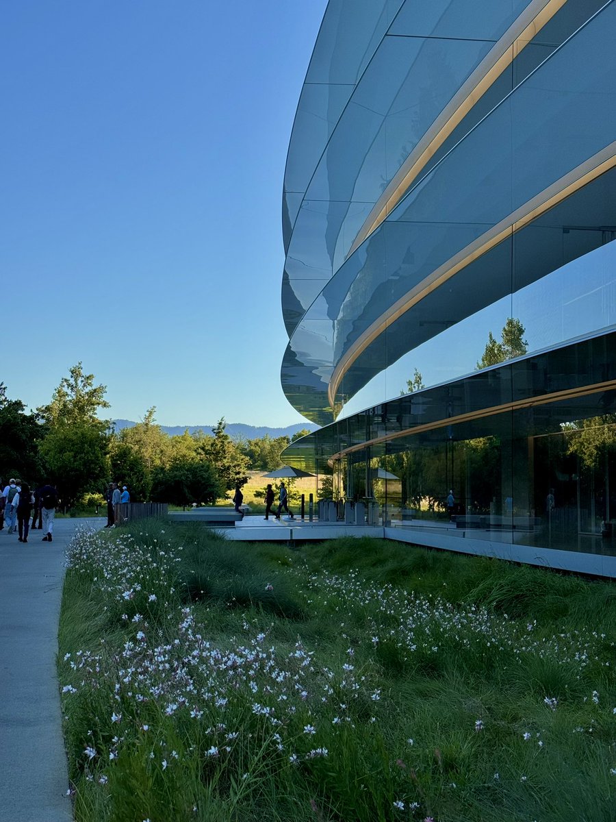 Droni0s's tweet image. Words can’t describe how amazing the past few days have been. Being part of #WWDC25 as a Distinguished Winner of the #SwiftStudentChallenge is an experience I’ll never forget.

Thank you to everyone who made this possible, and to every amazing people I met💙