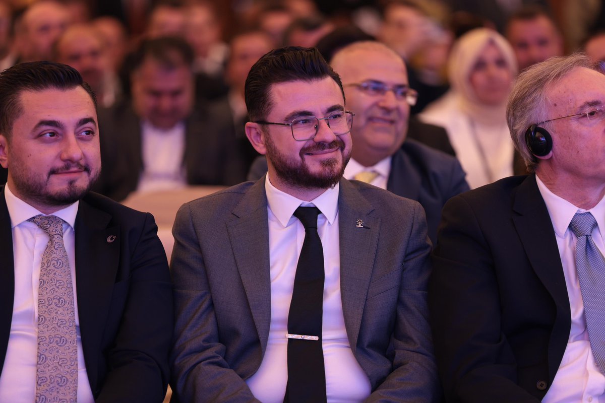 Genel Başkan Vekilimiz Mustafa Elitaş ve Ticaret Bakanımız Ömer Bolat’ın teşrifleriyle gerçekleştirilen, şehrimizin ekonomik vizyonuna yön veren ve bu yıl 5.’si düzenlenen Kültepe Ekonomi Zirvesi’ne katılım sağladık.

Üretimin ve ticaretin kalbi: Kayseri.

AK Parti’nin vizyon ve