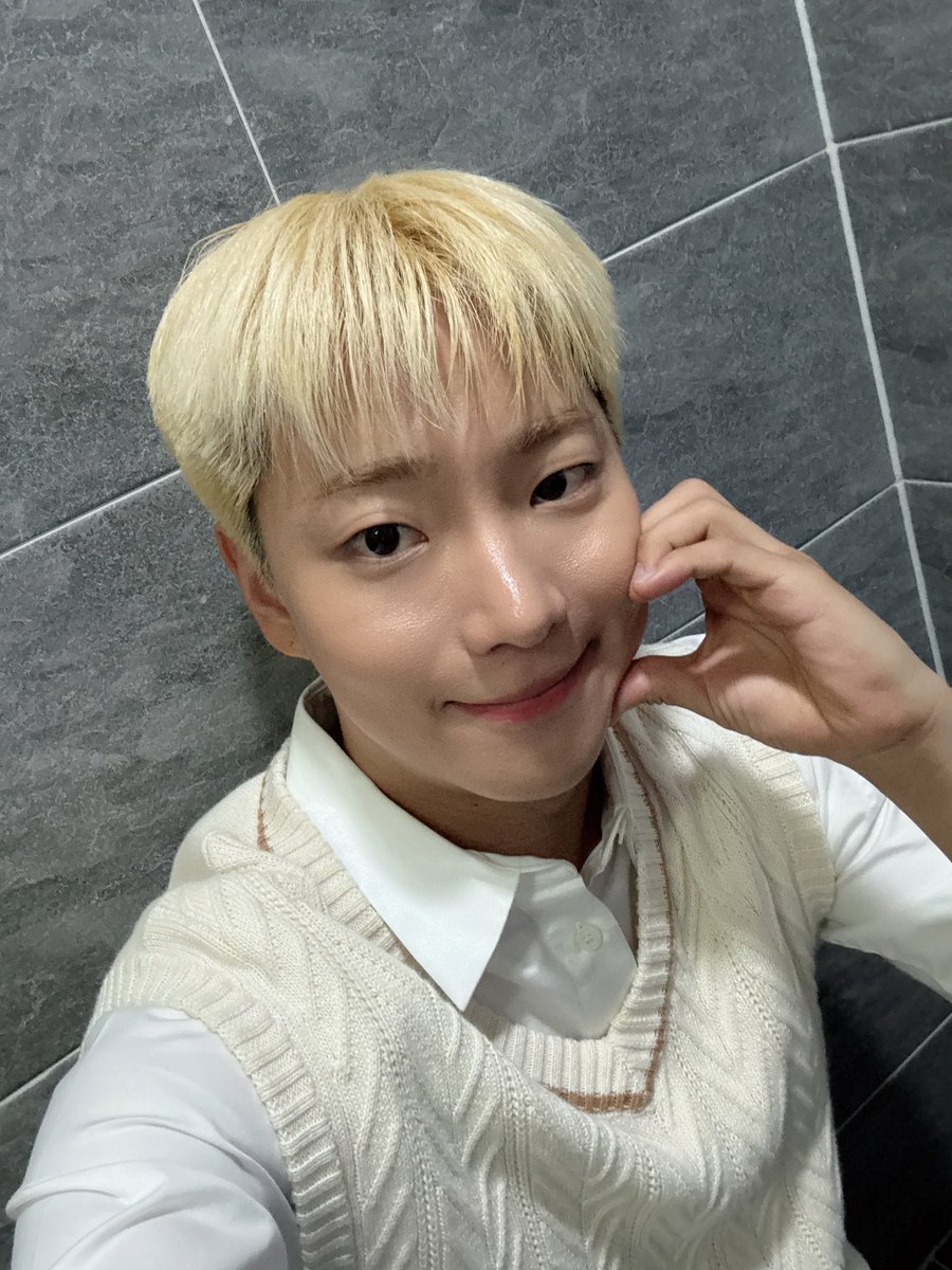 WM_ONOFF's tweet image. #이션

너의 아르기니
